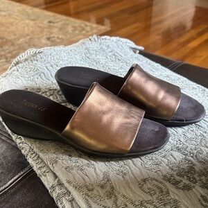 AEROSOLES Bronze Mules
